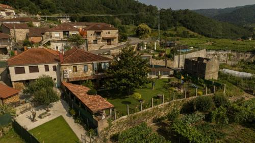 Arnoia Maison | Casa A Chairiña y A Revolta
