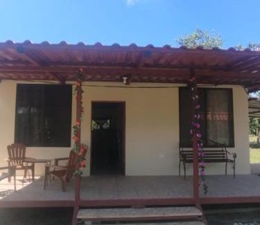 Parrita Maison | Casa a solo 20 minutos aproximadamente de Manuel Antonio Beach y a 10 minutos aproximadamente del centro de Quepos