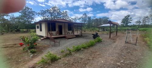 Parrita Maison | Casa a solo 20 minutos aproximadamente de Manuel Antonio Beach y a 10 minutos aproximadamente del centro de Quepos