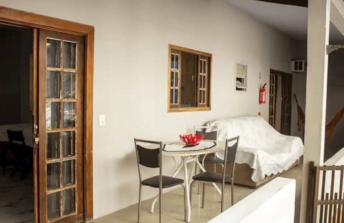 Jardim Vitoria Maison | Casa Aconchegante Perto da Praia Para Família com Rede, Churrasqueira e Varanda