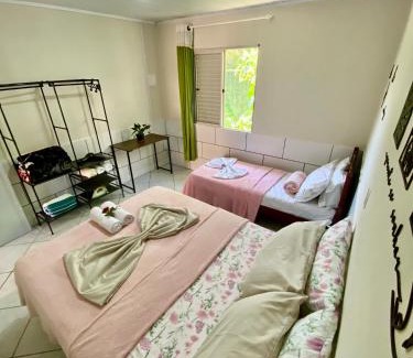 Vila Nova Maison | Casa acolhedora ideal para famílias, com Wi-Fi rápido, cozinha exclusiva e equipada, varanda com churrasqueira - A apenas 1 km da praia do bairro e 5 km da charmosa Praia da Vila