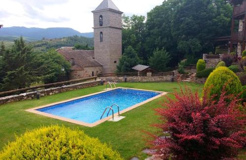 Isovol Appartement | Casa adosada con piscina en Isòvol