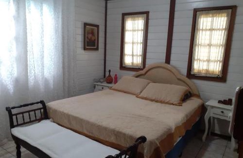Ribeirao da Ilha Maison | Casa Agradável, 50m da Praia Freguesia do Ribeirão da Ilha