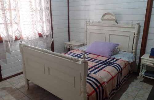 Ribeirao da Ilha Maison | Casa Agradável, 50m da Praia Freguesia do Ribeirão da Ilha