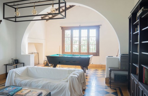 La Cumbre Maison | Casa al pie de la Montaña con Cama King, Pileta y Mesa de Pool