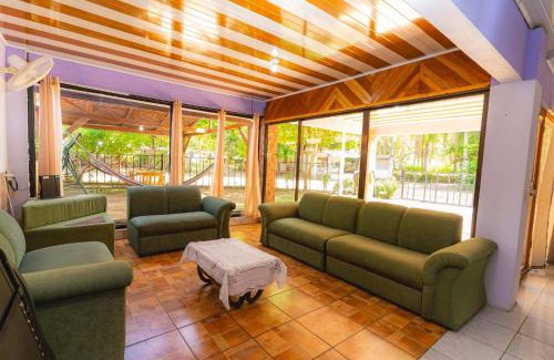 Panama Beach Maison | Casa Almendro Playa Panamá