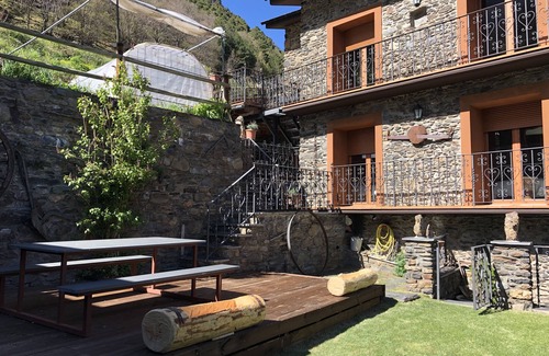 Llorts Maison | Casa ambante dans un cadre calme et rural