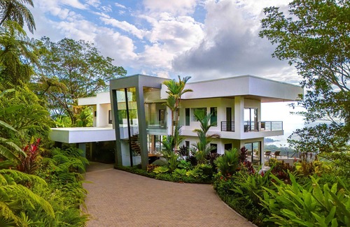 Uvita Maison | Villa de 4 chambres à coucher avec vue sur l'océan à couper le souffle