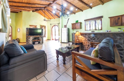 Playa Hermosa Maison | Casa Amistad - Charming 2-bedroom home with pool in Playa Hermosa