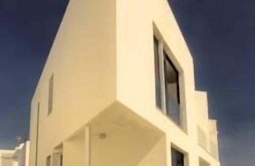 Arrieta Appartement | CASA ANCLADA BAJA Playa Arrieta en face d'une crique de rochers, nouvelle.