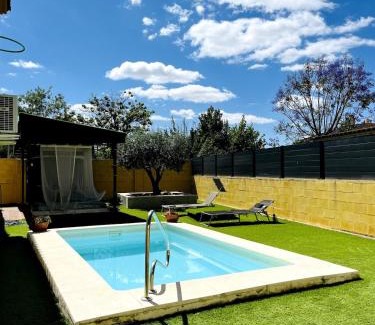 Gelves Maison | Casa Andaluza con piscina y jardín privado en Gelves a 15 minutos del centro de Sevilla