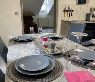 Saalfeld-Saale Appartement | Casa Antic Große Moderne 45qm wohnung im Zentrum Am Bahnhof Kostenloses WLAN