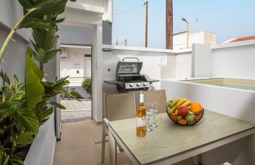 Kalithies Appartement | Casa Antonis - Modern Home with Jacuzzi near Faliraki