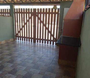 Pontal de Santa Marina Maison | Casa Arejada, bem localizada para Temporada em Caraguatatuba