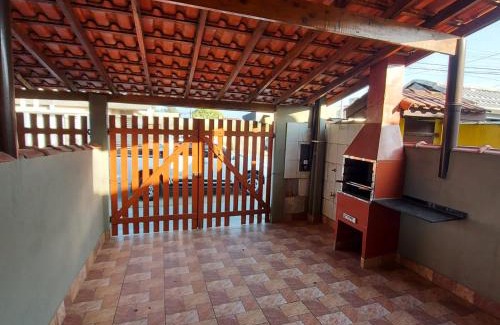 Pontal de Santa Marina Maison | Casa Arejada, bem localizada para Temporada em Caraguatatuba