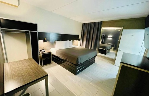 Queens Hôtel | Casa Azul Hotel Blu JFK