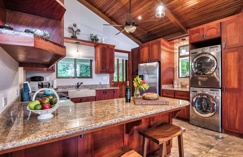 Tronadora Maison | Casa B Happy Lake View Paradise!