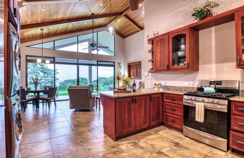 Tronadora Maison | Casa B Happy Lake View Paradise!