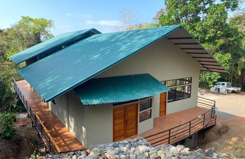 Parrita Maison | Casa Barco Rainforest House