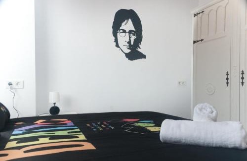 Pinos del Valle Maison | CASA BEATLES DEL VALLE