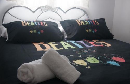 Pinos del Valle Maison | CASA BEATLES DEL VALLE