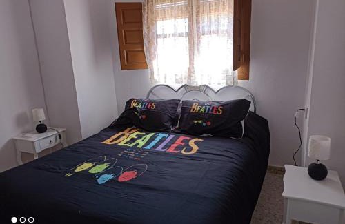 Pinos del Valle Maison | CASA BEATLES DEL VALLE