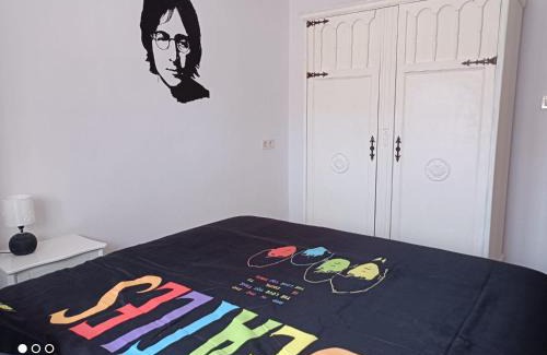 Pinos del Valle Maison | CASA BEATLES DEL VALLE