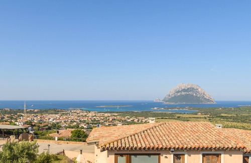 Porto San Paolo Appartement | Casa Bellevue With Stunning Sea View, Porto San Paolo, Italy