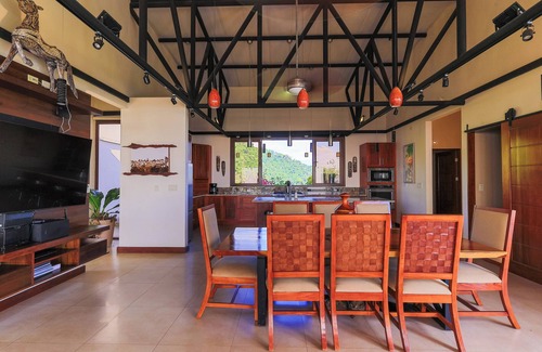 Portalon Maison | Casa Bendecida – The Blessed House in the Beautiful Hills of Portalon!