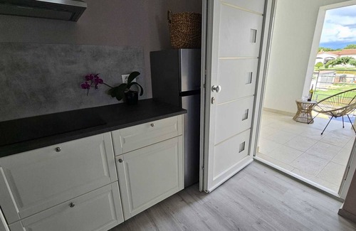 Matohanci Appartement | CASA BIANCA One-Bedroom Apartment with Balcony 2