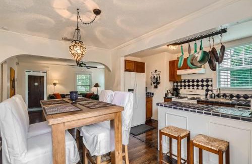 Flamingo Parks Maison | Casa Blanca - Chic Spanish-Style Cottage with Private Courtyard
