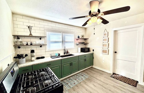 Midland Maison | Casa Blanca Home 4 Professionals