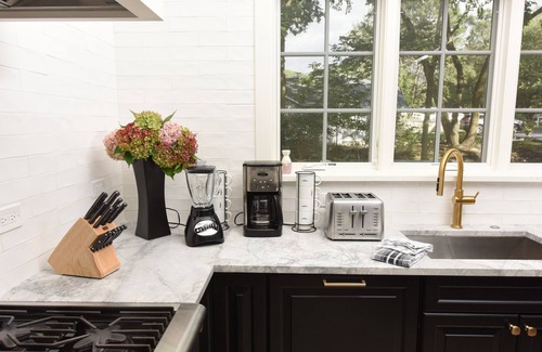 Miller Beach Maison | Casa Blanca in Miller Beach!
