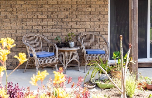 Culburra Beach Maison | Casa Blu – stroll to the sparkling blue waves of Culburra Beach