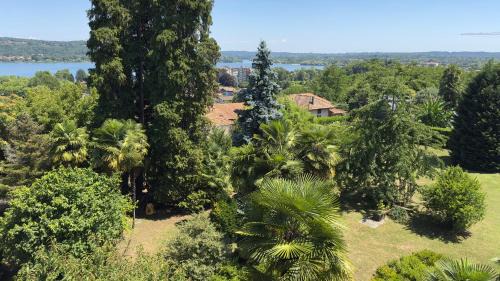 Dormelletto Appartement | Casa Bole, rustic-chic attic with lake glimpse