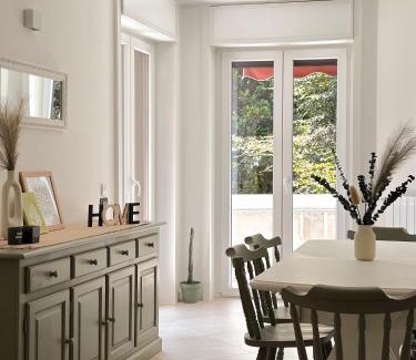 Dormelletto Appartement | Casa Bole, rustic-chic attic with lake glimpse