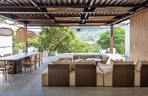 Barbosa Villa | Casa Bosque Luxescape in Nature