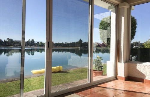 San Juan del Rio Maison | Incroyable maison au bord du lac dans le club de golf San Gil, emplacement unique.