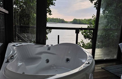 Iztapa Appartement | Casa Cachorrito: Cozy studio treehouse in Iztapa, Guatemala with beautiful views