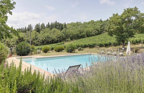 Pontassieve Maison | Casa Camomilla F: A characteristic and welcoming independent house surrounded by meadows and by green hills, with Free WI-FI.