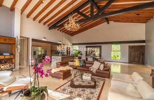 La Aguacatala Maison | Casa Campestre de Lujo
