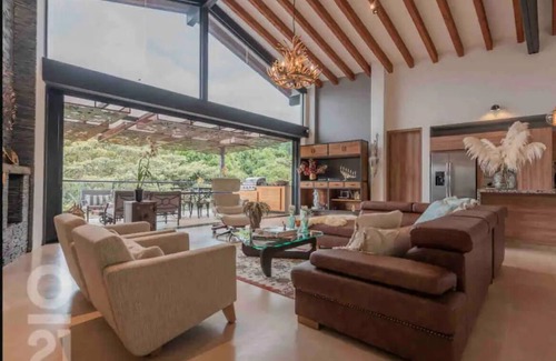 La Aguacatala Maison | Casa Campestre de Lujo