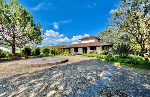 Guarne Maison | Casa campestre en Oriente de Antioquia con Jacuzzi