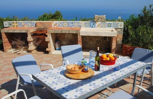 Ricadi Maison | Maison de vacances pour 4 à 6 personnes avec vue mer et accès privé à la plage