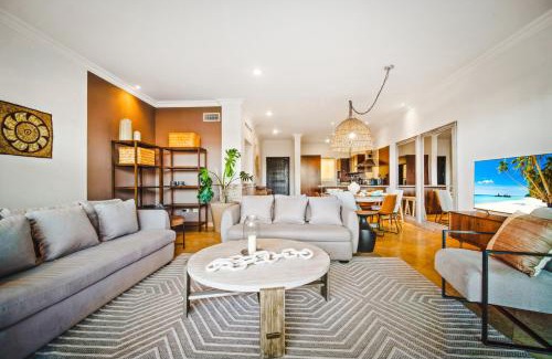 El Medano Ejidal Appartement | Casa Cascada- Poolside Retreat, Minutes from Beach!