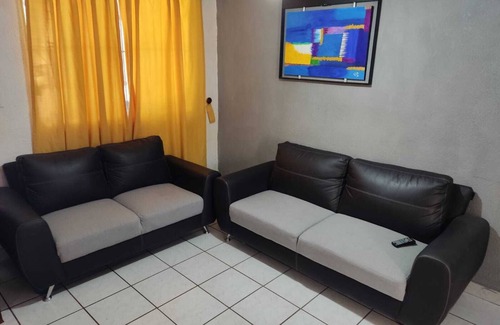 Morelia Maison | Casa Cerca de la Central de Autobuses. Con Estacionamiento Para un Auto