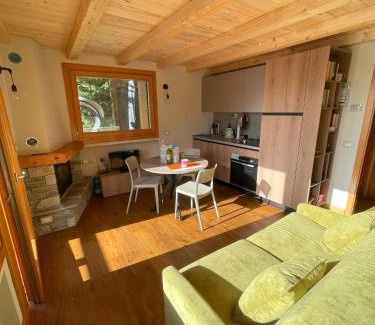 Villa Dalegno Appartement | Casa Cloe - Terrazza sull'Adamello