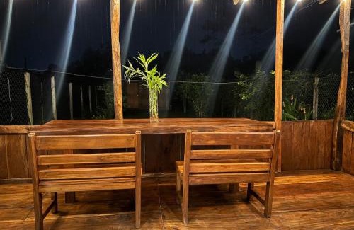 Los Angeles Maison | Casa Colibrí Encanto Rústico y Comodidad Moderna -La Fortuna