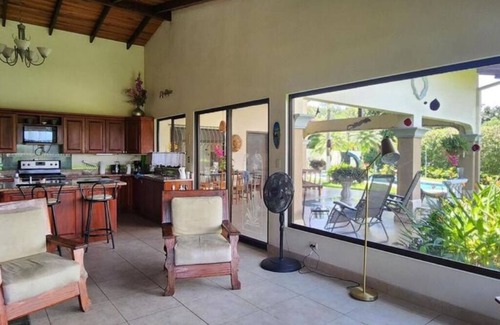 Mercedes Maison | Casa Colibrí - Tranquil Retreat Surrounded by Nature