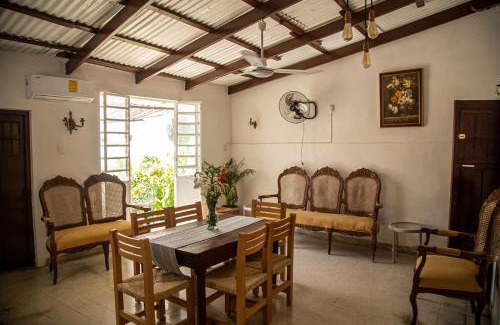 Barrio de Santiago Maison | Casa colonial con piscina en el centro de Merida